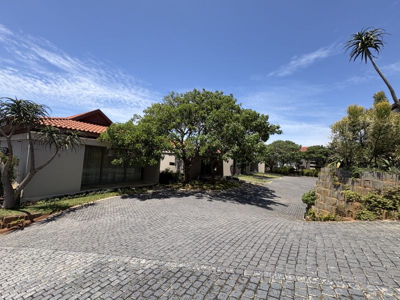 THE PERFECT FAMILY ESTATE LIVING. - Photo 3