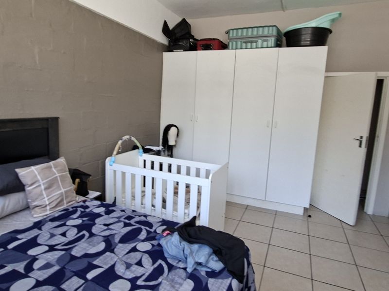 CALLING ALL INVESTORS: PRIME LOCATION FOR STUDENT ACCOM & BUILD EQUITY IN THIS RARE BLOCK OF FLATS - Photo 10