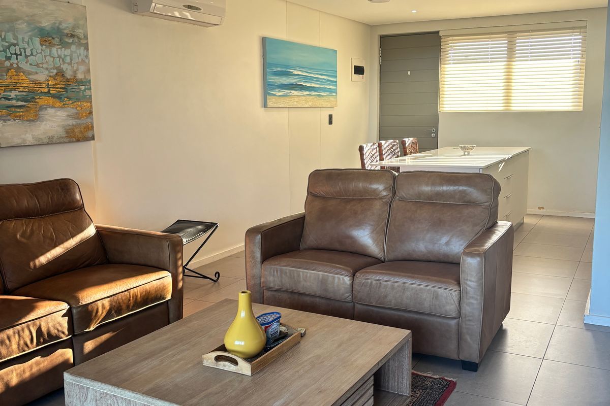 Modern Upmarket 2-Bed, 2-Bath Apartment with Scenic Views - Photo 4