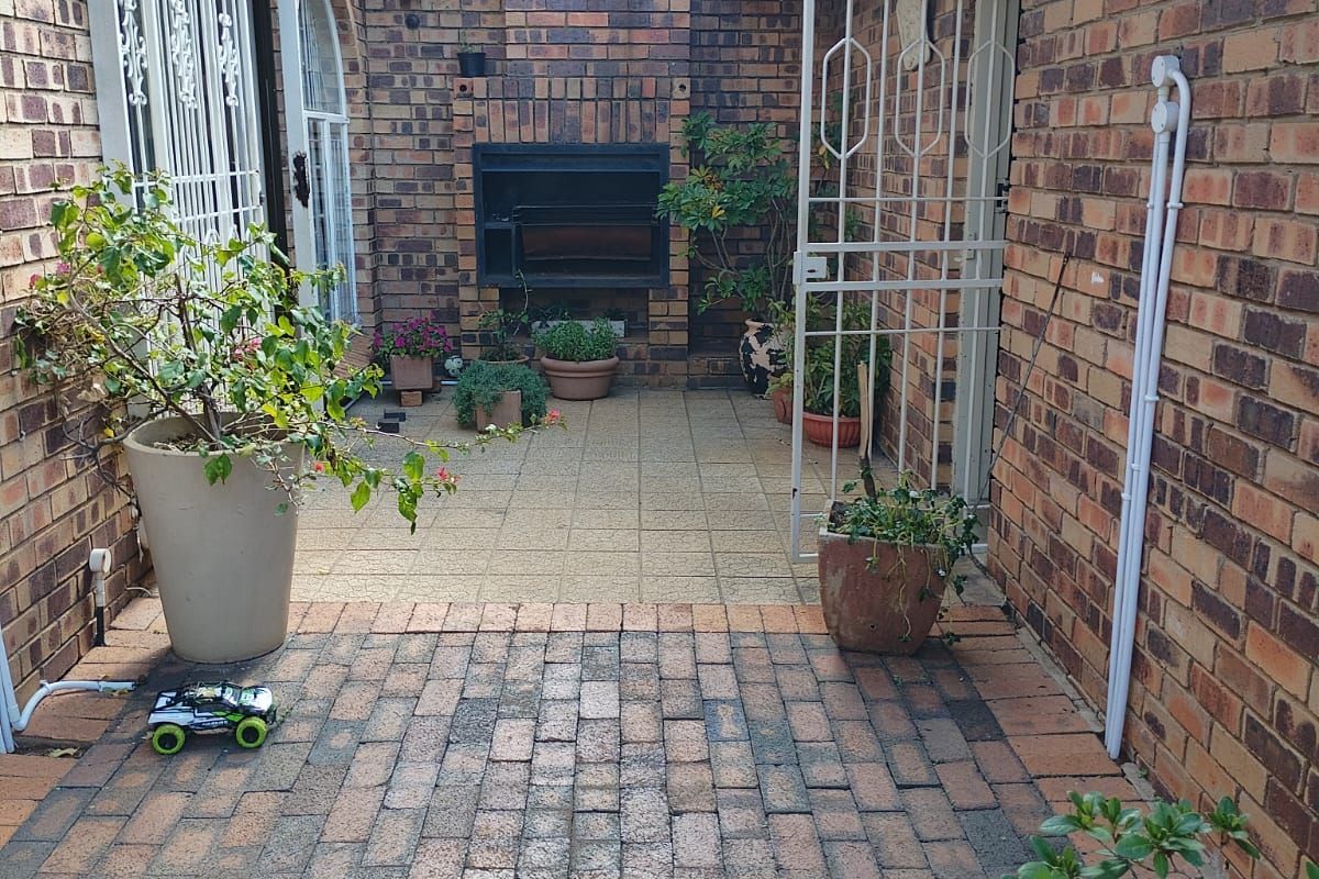 Stunning Family home in Bakerton - Photo 5