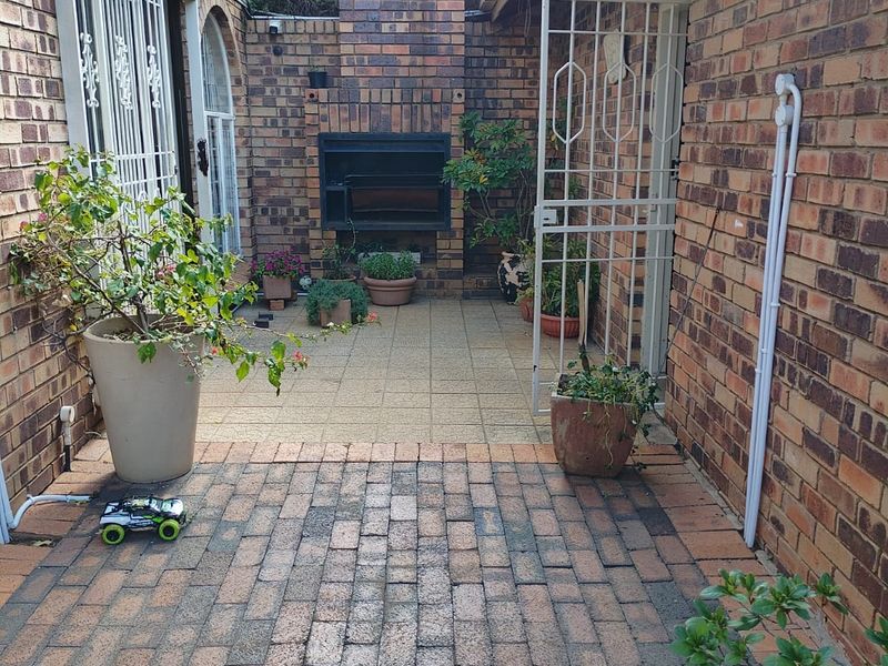 Stunning Family home in Bakerton - Photo 5