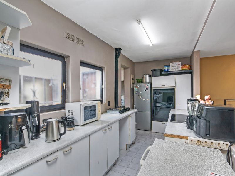 MORE SPACE, MORE STYLE - A DUPLEX TOWNHOUSE THAT'S MADE FOR LIVING!!! - Photo 7