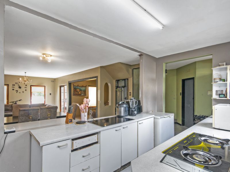 MORE SPACE, MORE STYLE - A DUPLEX TOWNHOUSE THAT'S MADE FOR LIVING!!! - Photo 5