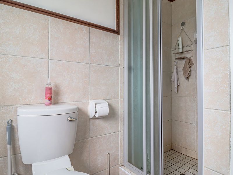 2 Bed Apartment in Equestria - Photo 9