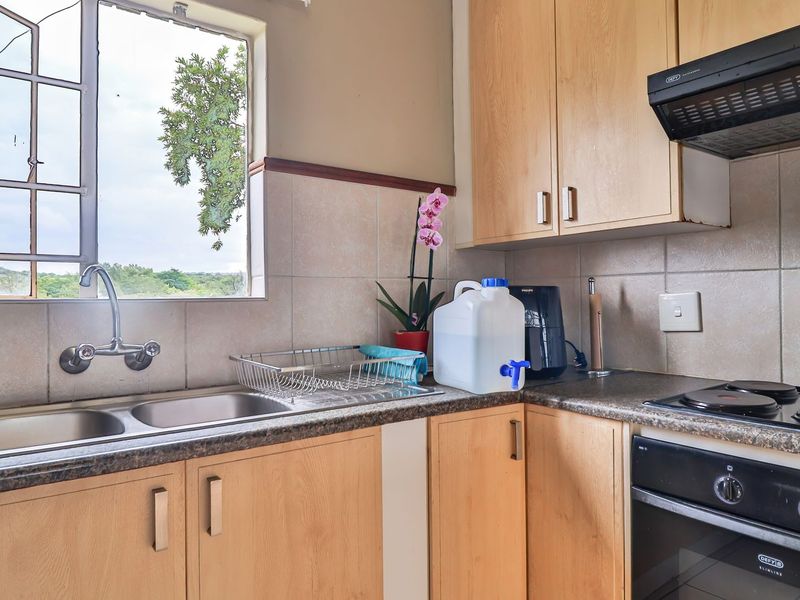 2 Bed Apartment in Equestria - Photo 5