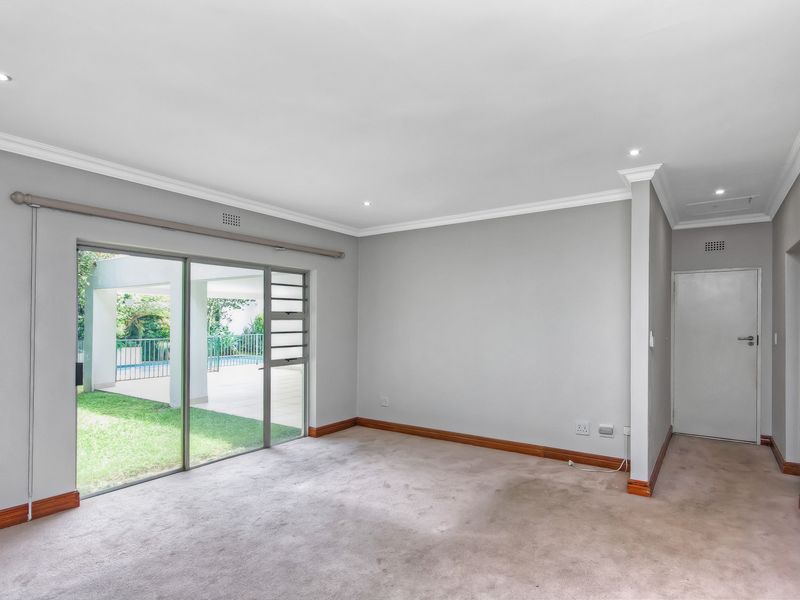 Immaculate 3 Bed simplex - Photo 5