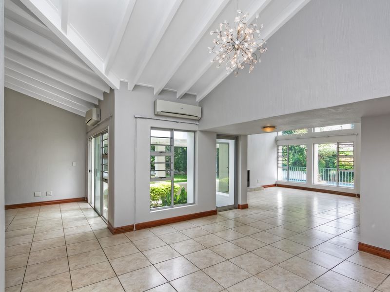 Immaculate 3 Bed simplex - Photo 7