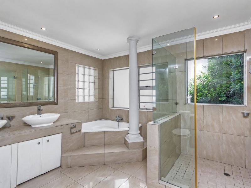 Immaculate 3 Bed simplex - Photo 6