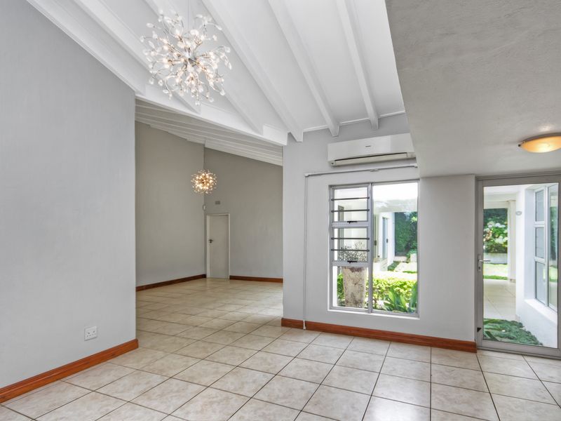 Immaculate 3 Bed simplex - Photo 4