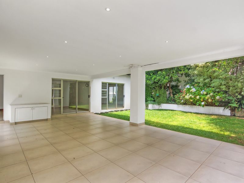 Immaculate 3 Bed simplex - Photo 3