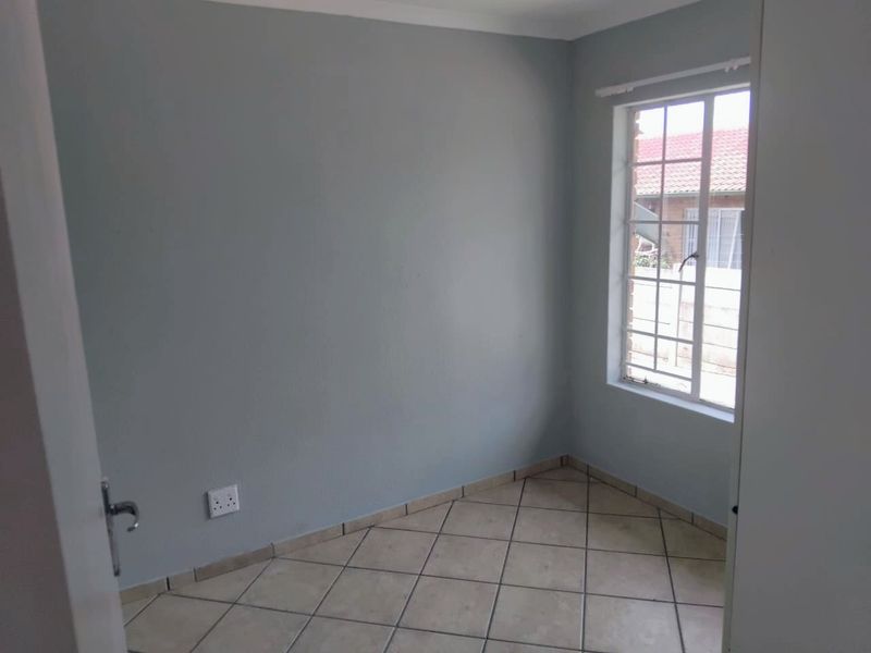 Renovated 3 bedroom Townhouse!! - Photo 10