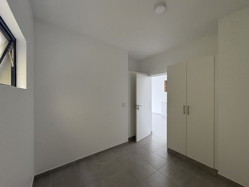 STUNNING 2-BEDROOM 2 -BATHROOM APARTMENT - Photo 7