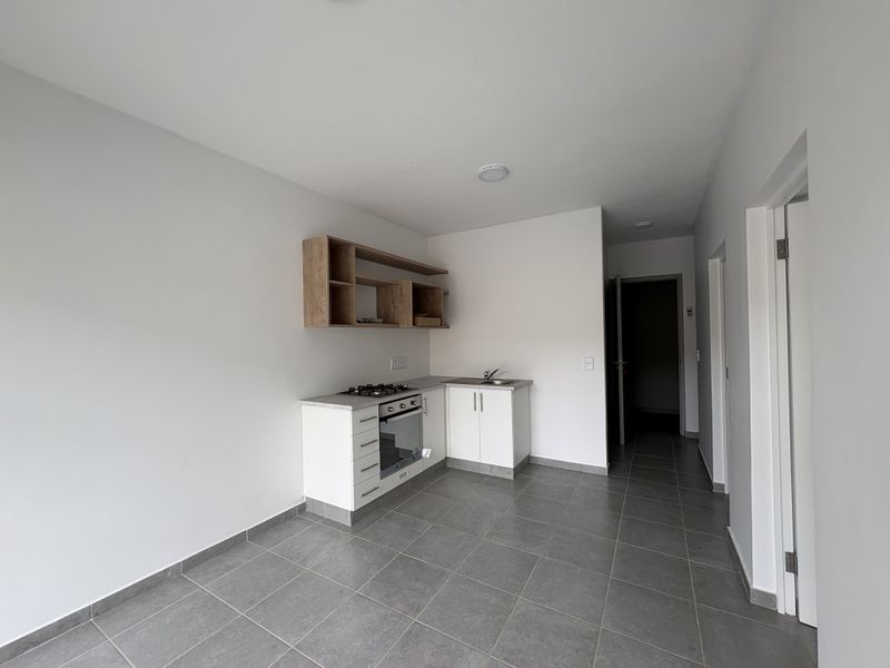 STUNNING 2-BEDROOM 2 -BATHROOM APARTMENT - Photo 3