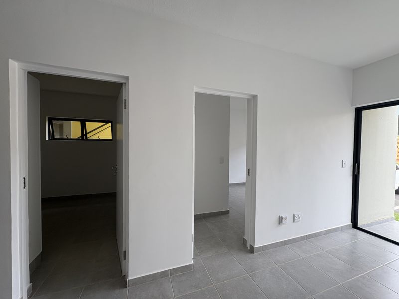STUNNING 2-BEDROOM 2 -BATHROOM APARTMENT - Photo 9