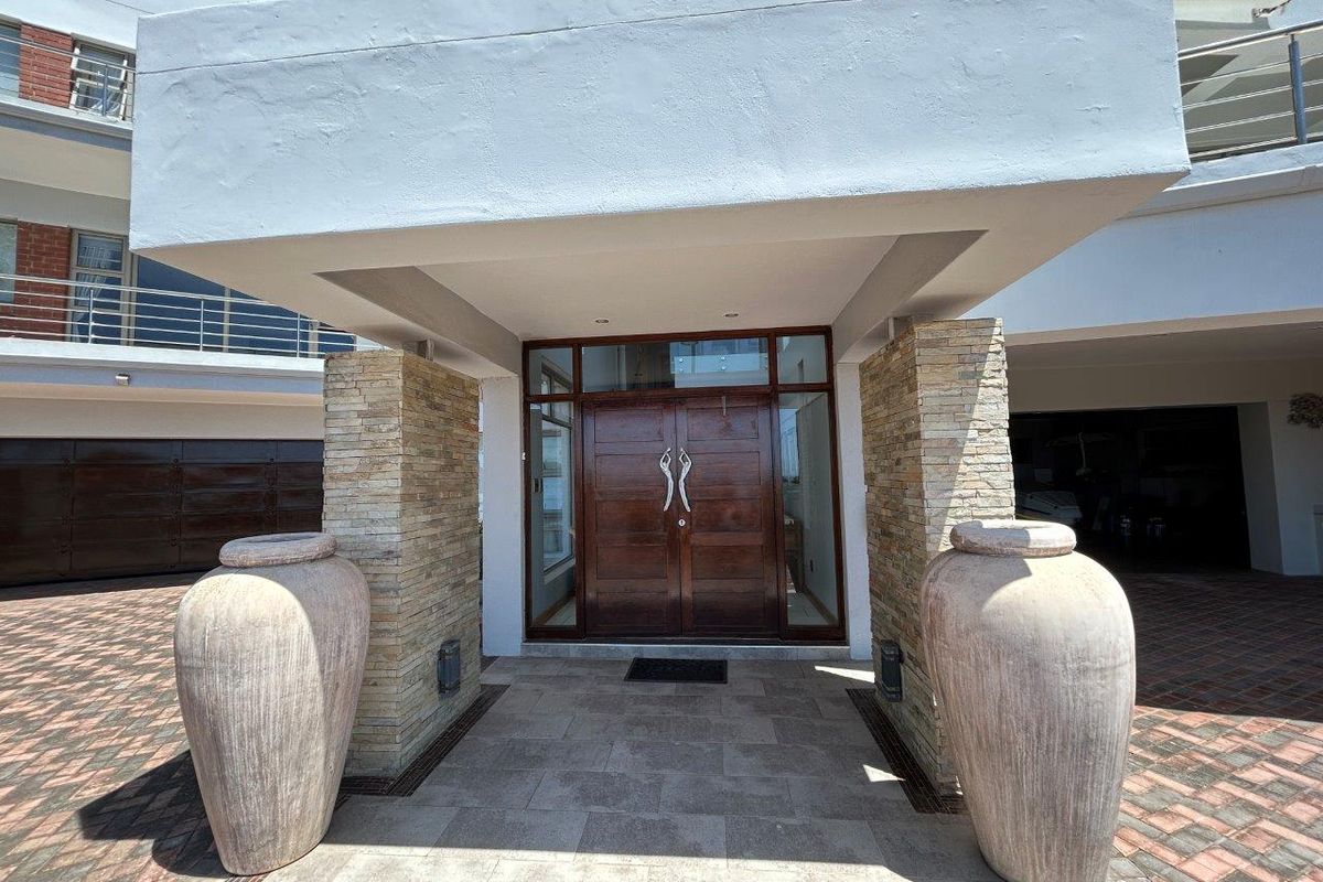 EXQUISITE STUNNING  MODERN  WELL BUILT HOUSE WITH AMAZING SEAVIEWS - Photo 4