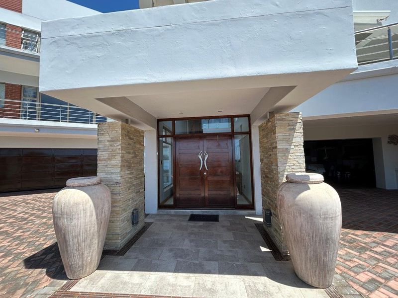 EXQUISITE STUNNING  MODERN  WELL BUILT HOUSE WITH AMAZING SEAVIEWS - Photo 4
