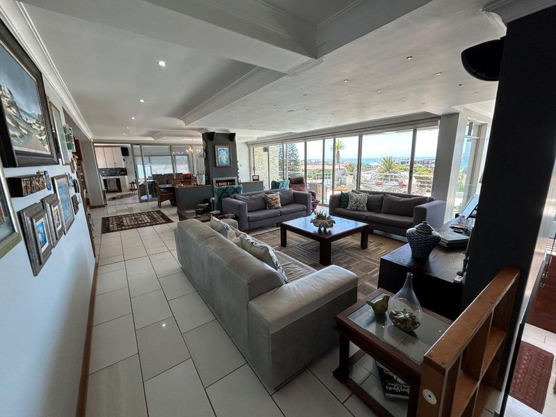 EXQUISITE STUNNING  MODERN  WELL BUILT HOUSE WITH AMAZING SEAVIEWS - Photo 7