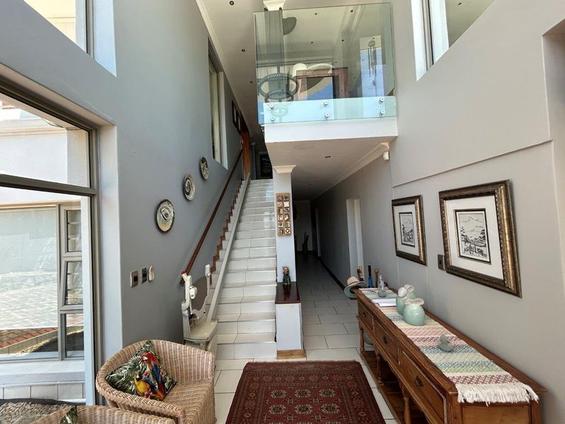 EXQUISITE STUNNING  MODERN  WELL BUILT HOUSE WITH AMAZING SEAVIEWS - Photo 6