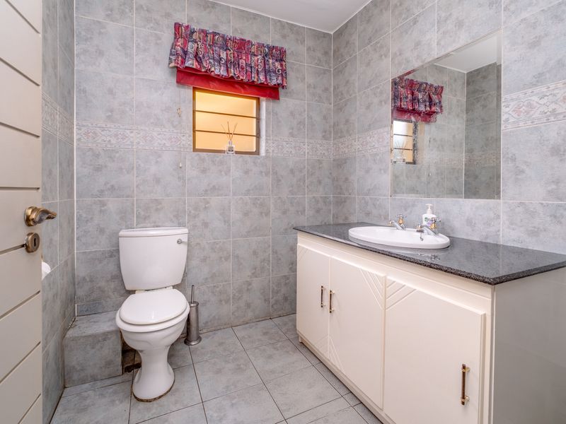 BUILT TO EXACING STANDARDS, THIS IS ARGUABLY ONE OF ROBIN'S FINEST HOMES - Photo 6