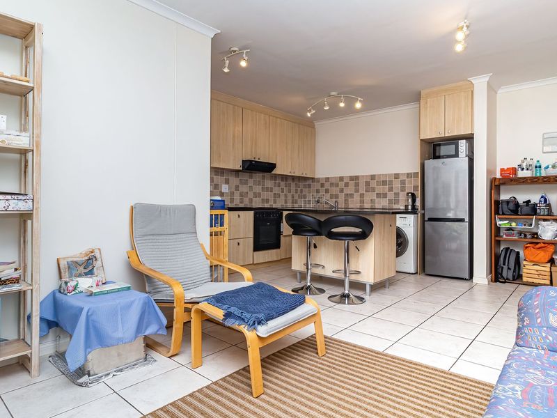 Spacious ground floor apartment in lovely complex - Photo 8