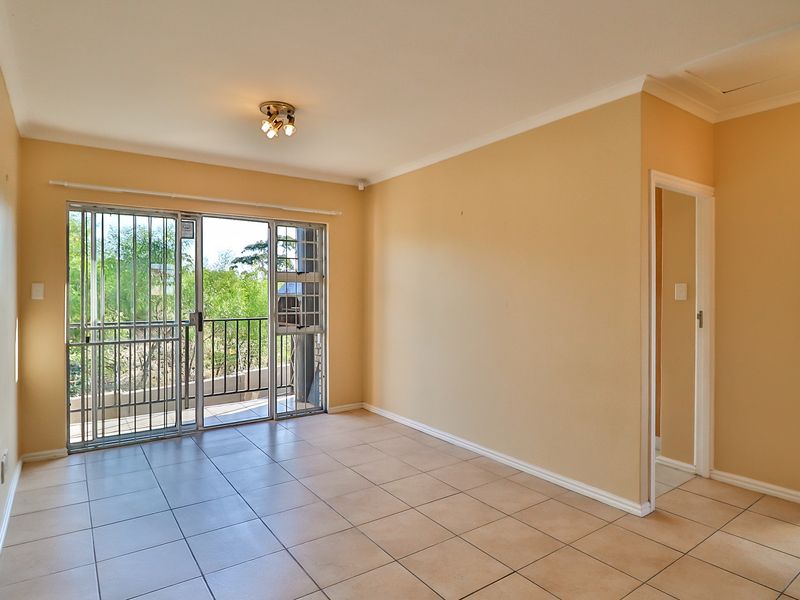 WALMER HEIGHTS 2 BED 1 BATH APARTMENT FOR SALE - Photo 8
