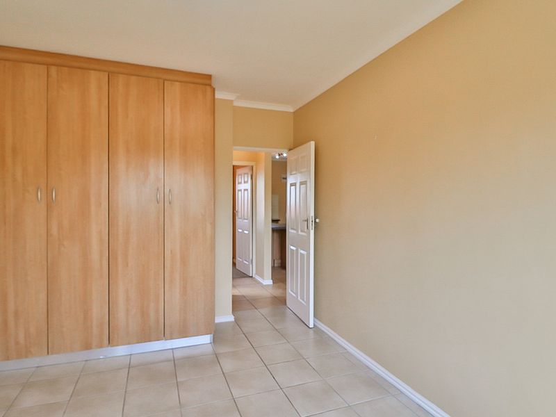 WALMER HEIGHTS 2 BED 1 BATH APARTMENT FOR SALE - Photo 10