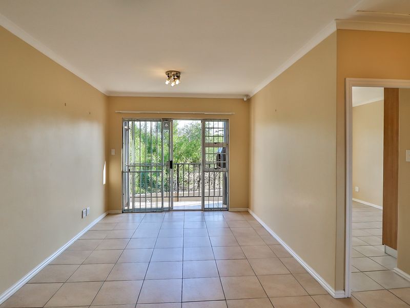 WALMER HEIGHTS 2 BED 1 BATH APARTMENT FOR SALE - Photo 6