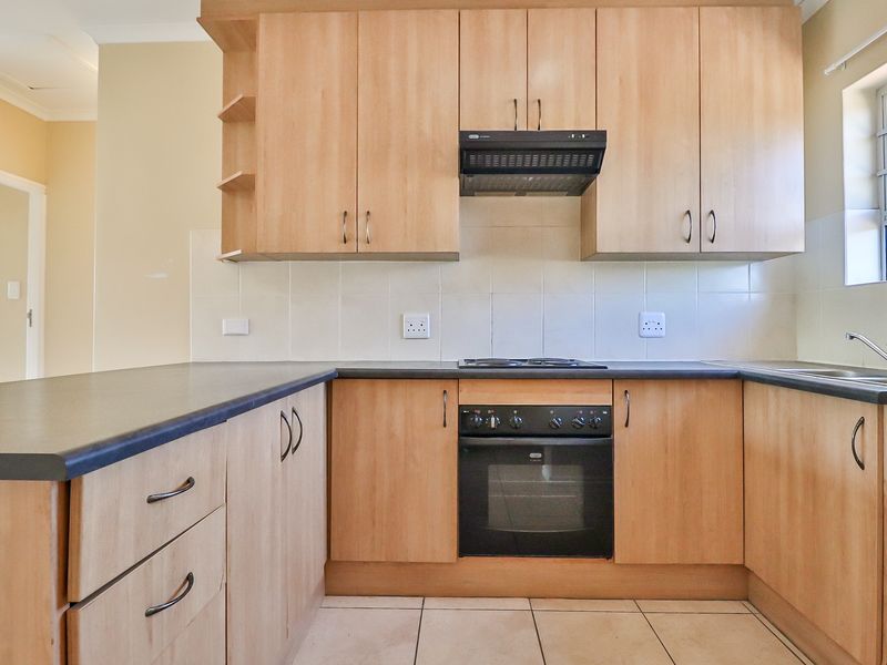 WALMER HEIGHTS 2 BED 1 BATH APARTMENT FOR SALE - Photo 4