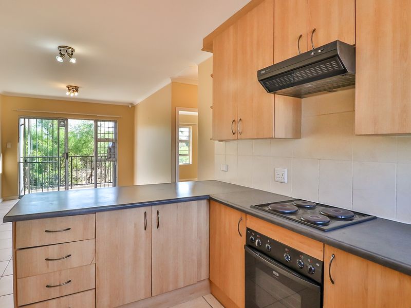 WALMER HEIGHTS 2 BED 1 BATH APARTMENT FOR SALE - Photo 5