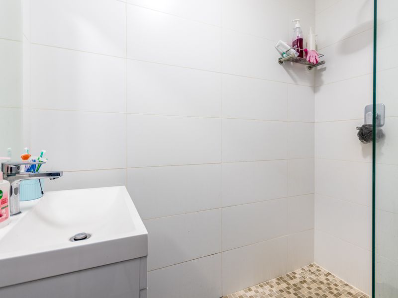 Stylish and Central apartment in Observatory - Photo 9