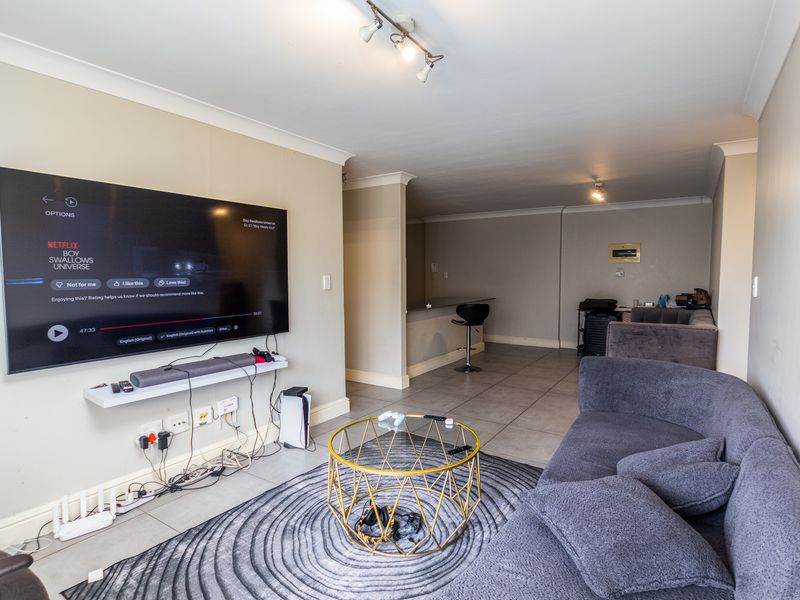 Stylish and Central apartment in Observatory - Photo 3