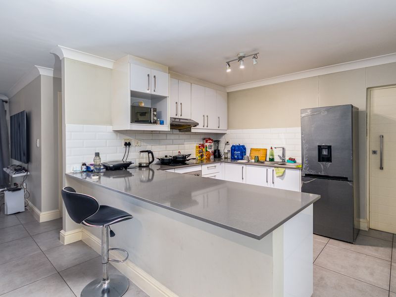 Stylish and Central apartment in Observatory - Photo 4