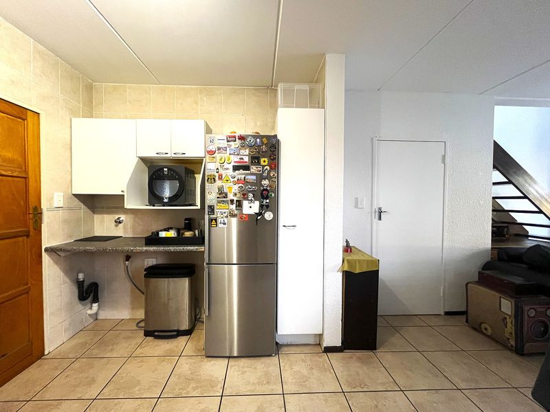 Lovely 2 Bedroom Family Duplex Home with Pet Friendly Garden - Photo 7