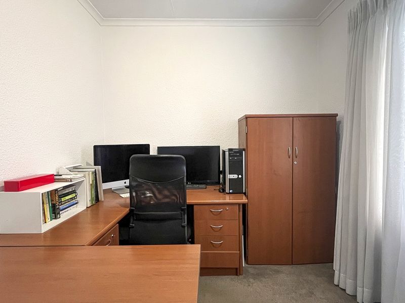 Lovely 2 Bedroom Family Duplex Home with Pet Friendly Garden - Photo 10