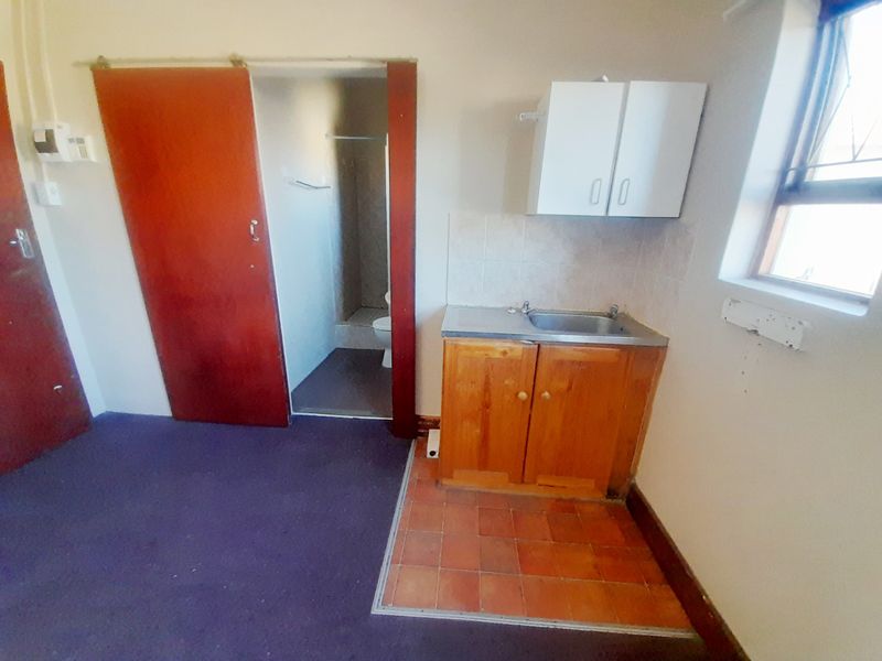 SIDWELL STUDIO APARTMENT FOR RENT - Photo 2