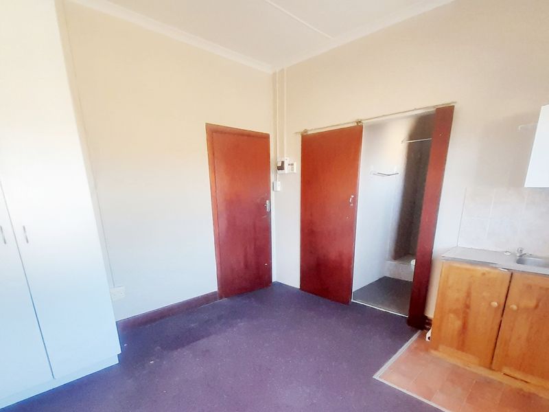 SIDWELL STUDIO APARTMENT FOR RENT - Photo 2