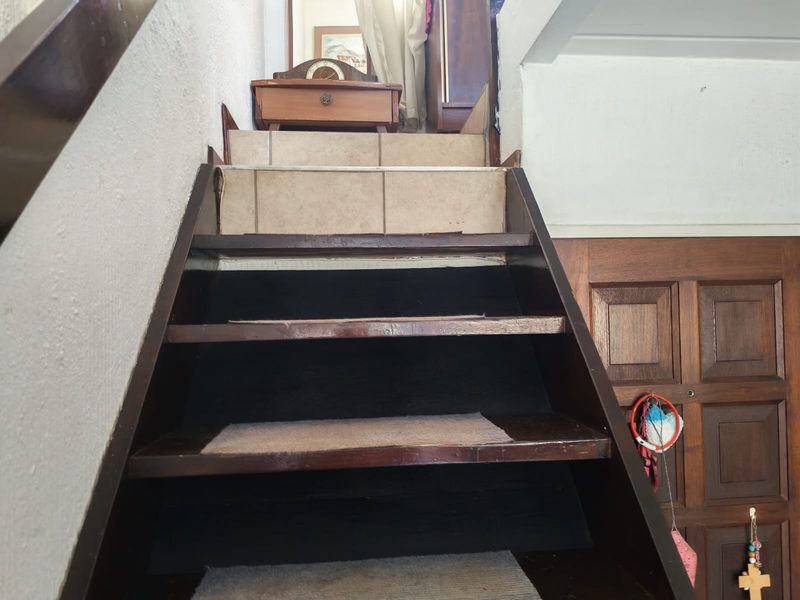 Perfect Starter Home: Stylish 1-Bedroom Duplex with Garden & Communal Pool - Photo 7