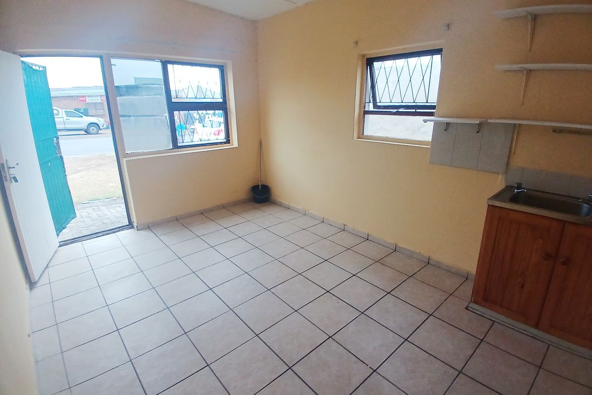 SIDWELL STUDIO APARTMENT FOR RENT - Photo 2