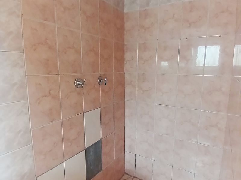 SIDWELL STUDIO APARTMENT FOR RENT - Photo 4