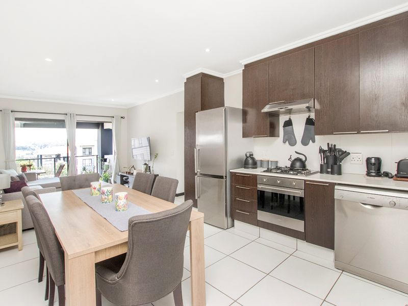 Apartment For Sale In Sandton - Photo 2