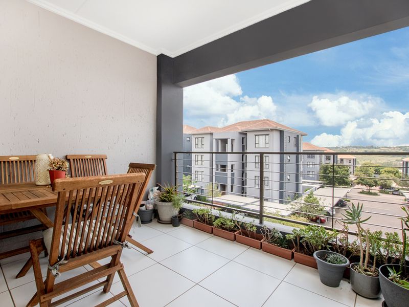 Apartment For Sale In Sandton - Photo 5