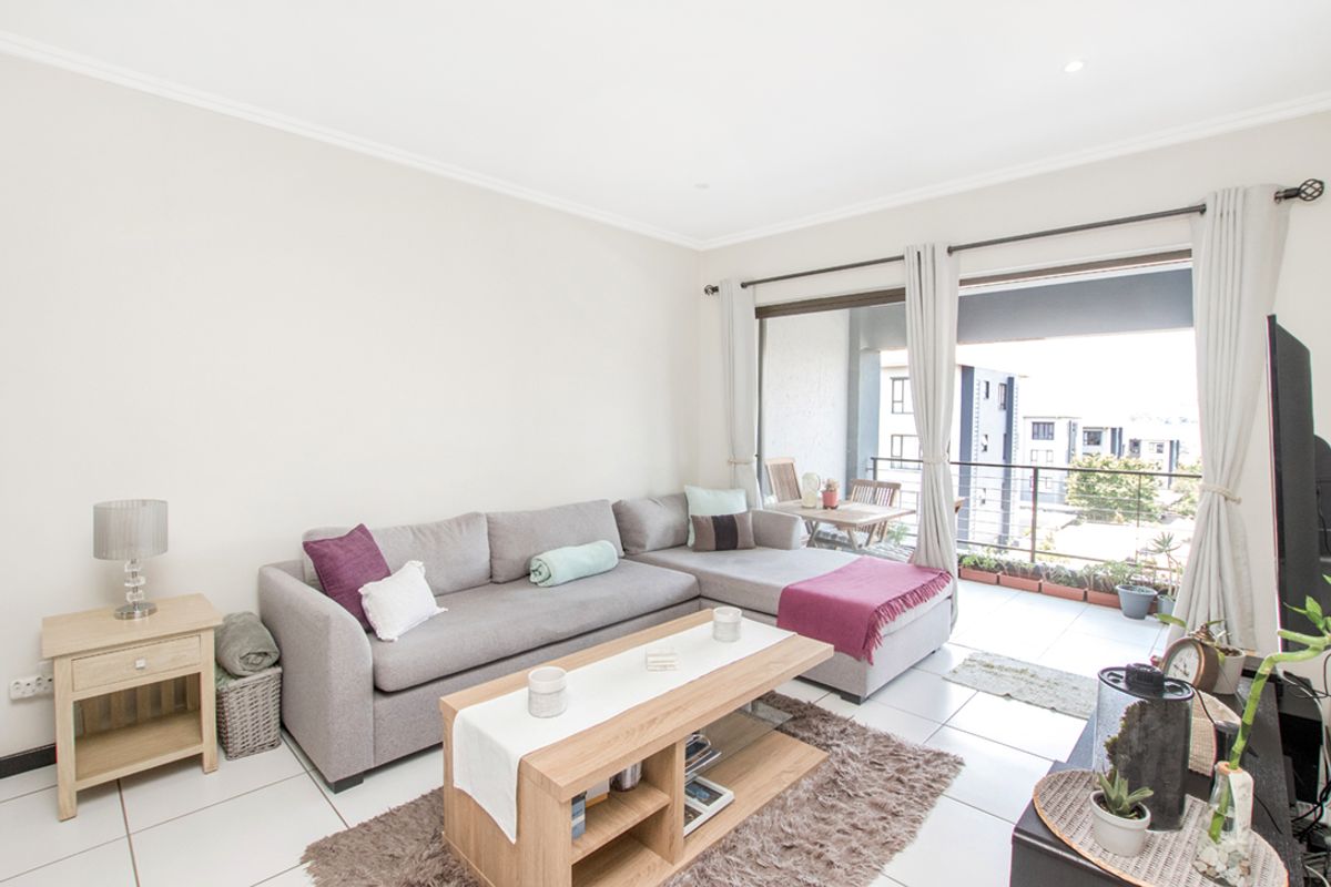 Apartment For Sale In Sandton - Photo 3