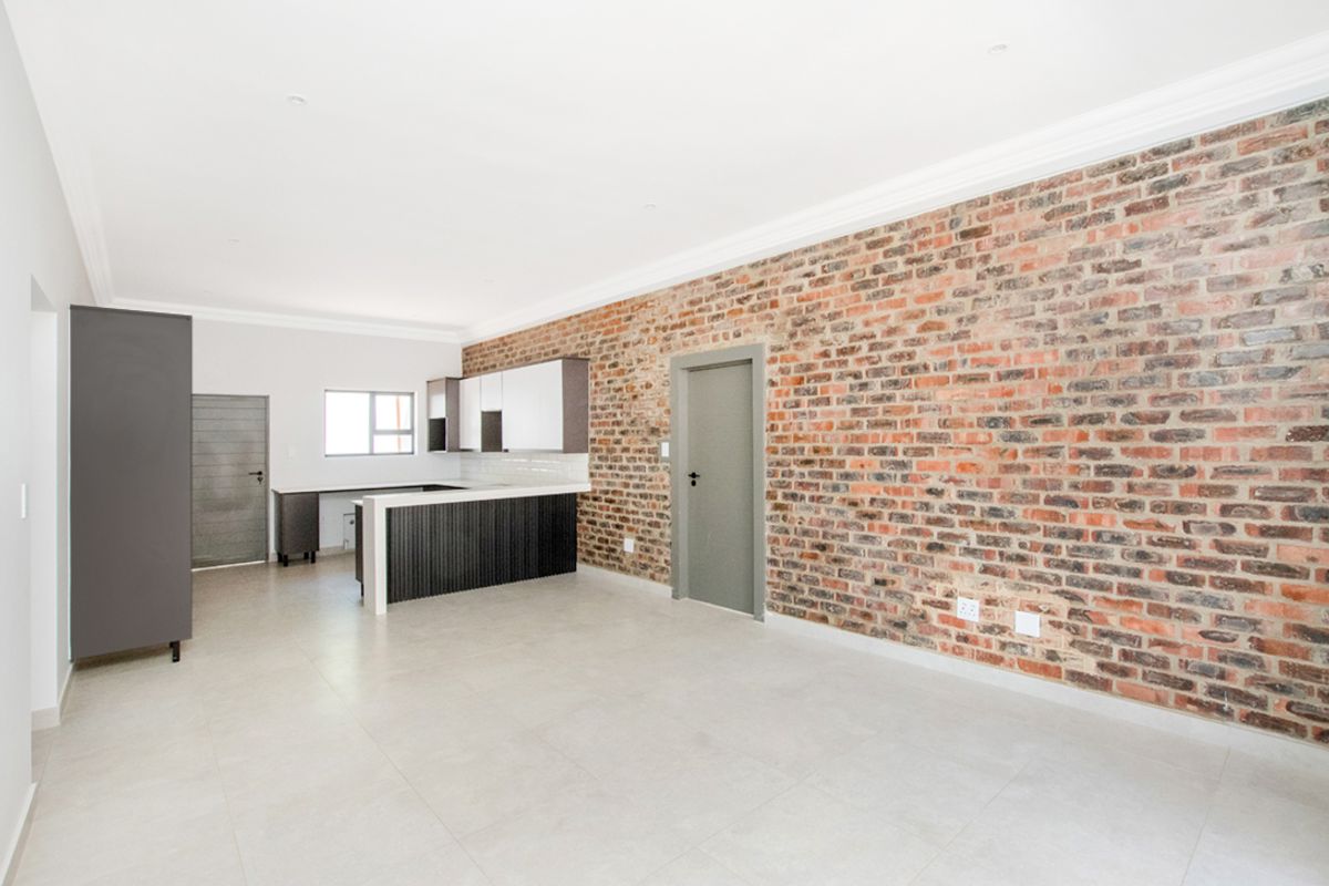 APARTMENTS 3-Bedroom in Bryanston at Makarios - Photo 5