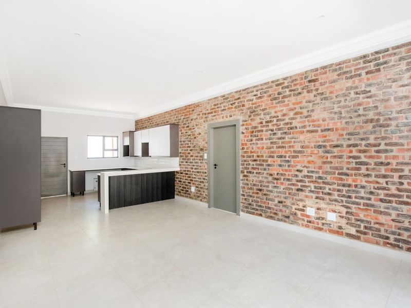 APARTMENTS 3-Bedroom in Bryanston at Makarios - Photo 5