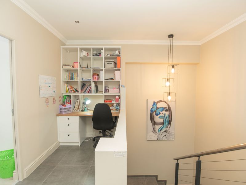 Spacious Family Home in River Dale, Westbrook - Photo 10