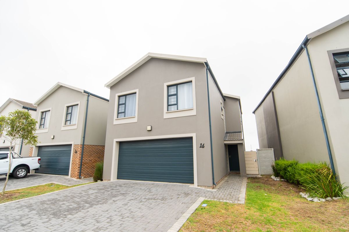 Spacious Family Home in River Dale, Westbrook - Photo 2