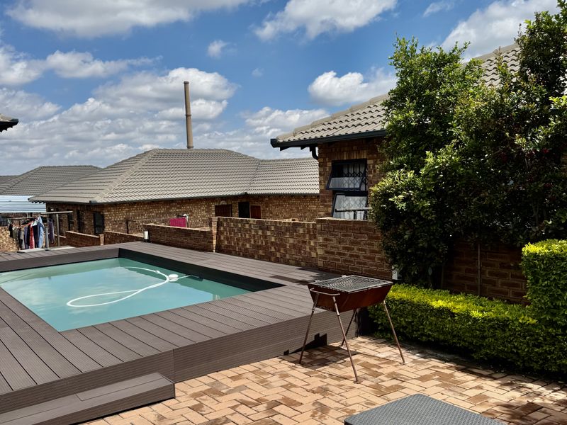 House For Sale In Witbank - Photo 2