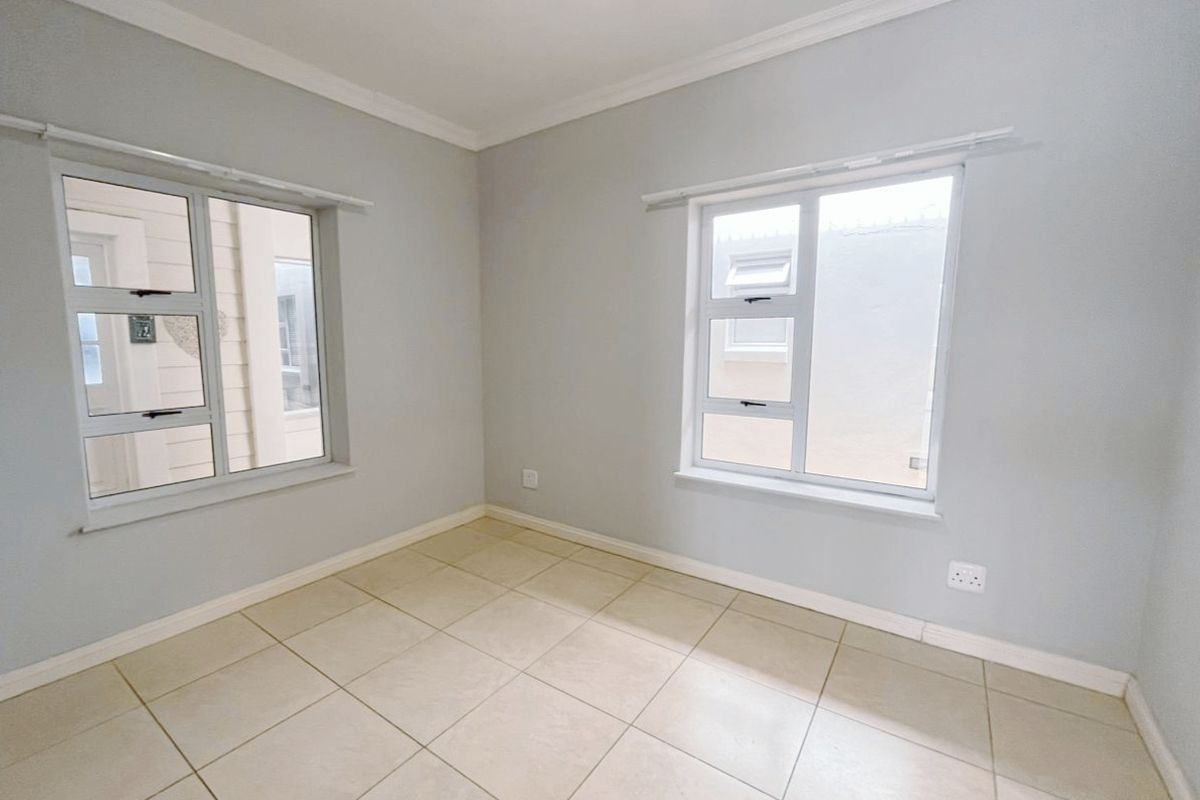 WALMER HEIGHTS 1 BED 1 BATH APARTMENT FOR RENT - Photo 3