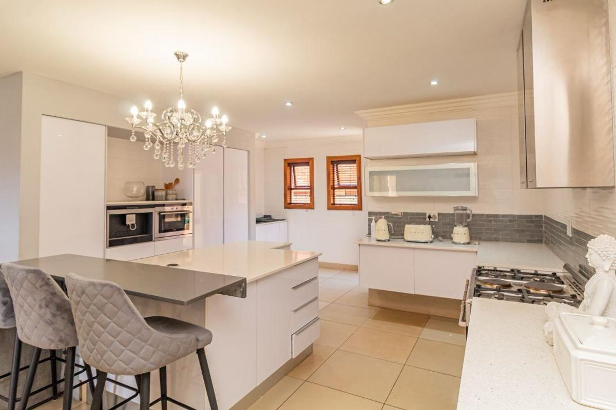 Double-Storey Luxury Home in Mahube Valley, Mamelodi - Photo 2