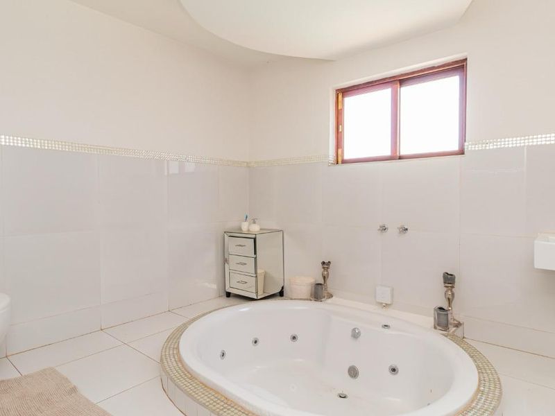 Double-Storey Luxury Home in Mahube Valley, Mamelodi - Photo 5